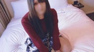 [Gesicht enthüllt] Kana-chan, ein Dienstmädchen in einem Dienstmädchencafé, erhält aufgrund finanzieller Schwierigkeiten Nothilfe. Nach acht Tagen Abstinenz ejakuliert der Penis des wütenden, gruseligen alten Mannes eine riesige Ladung Rohsamen.在线观看