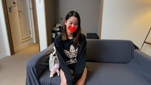 Eine zierliche 19-jährige verheiratete Frau, die wie Aoyama Yuu aussieht und Blowjobs liebt. ♡ Eine masochistische, perverse Frau, die die Tiefen ihrer Kehle mit einem Selbst-Deepthroat reizt und dann mit Tränen in den Augen wieder saugt. ♡在线观看
