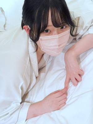 FC2-PPV-4692702 「尿尿♡」SSS級白皙無辜女孩脫掉內衣用振動器高潮♡她被一個令人毛骨悚然的老男人擺佈在线观看