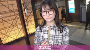 GANA-3242 「認真搭訕，初拍。2191 用草莓當誘餌，搭訕一位皮膚白皙、認真戴眼鏡的素人！與外表相反，她有外遇！內褲下，她長滿了一直到肛門的濃密毛髮！因為她很認真，所以她會提出要求……」：MGSVideo Prestige Group Prestige Group成人視頻流在线观看