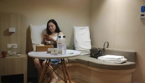 贵妇网上约炮小伙子不想努力了