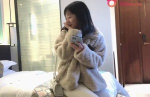 22岁小嫩妹抱起来操超级爽