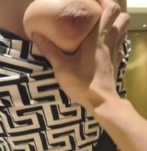 被弟弟操到出白浆奈何隔音太差想叫又不敢叫难受死了