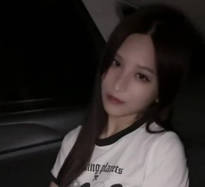 就想在车上干一炮-艾希