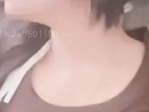 跟朋友老婆偷情朋友打来电话他老婆接着电话晃动屁股让我抽插